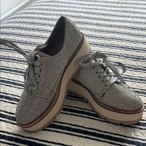 Chelsea & Violet Silver Platform Women's Shoes